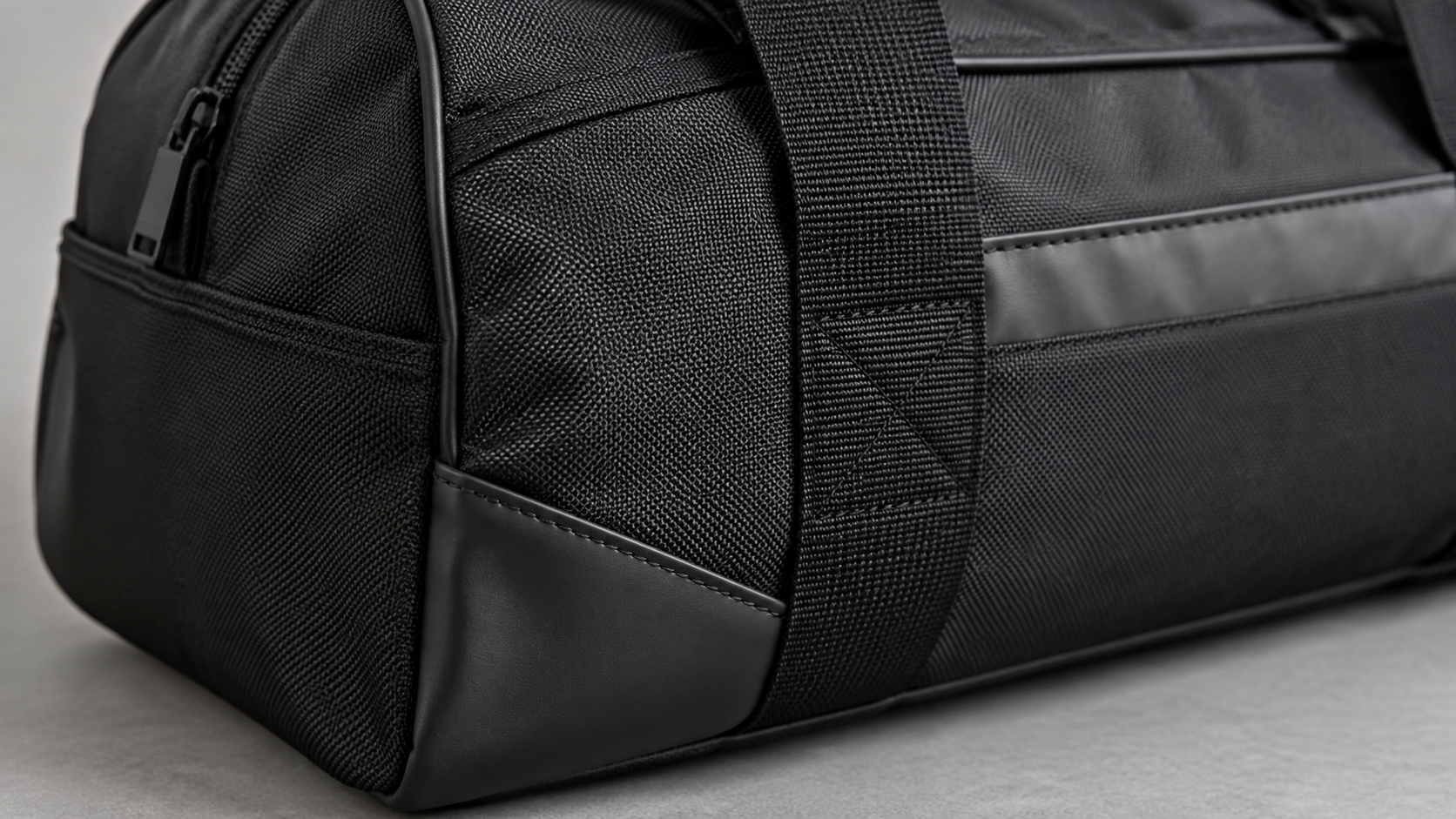 reinforced-oxford-fabric-panel-on-sports-bag.png