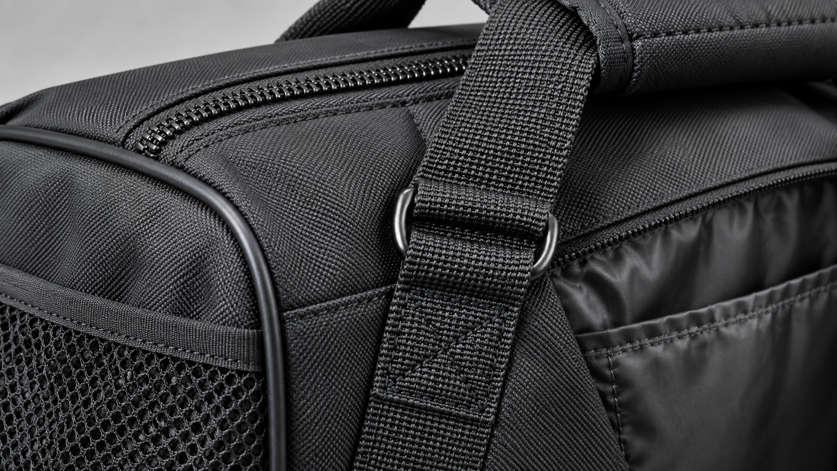 bag-hardware-and-construction-detail.png